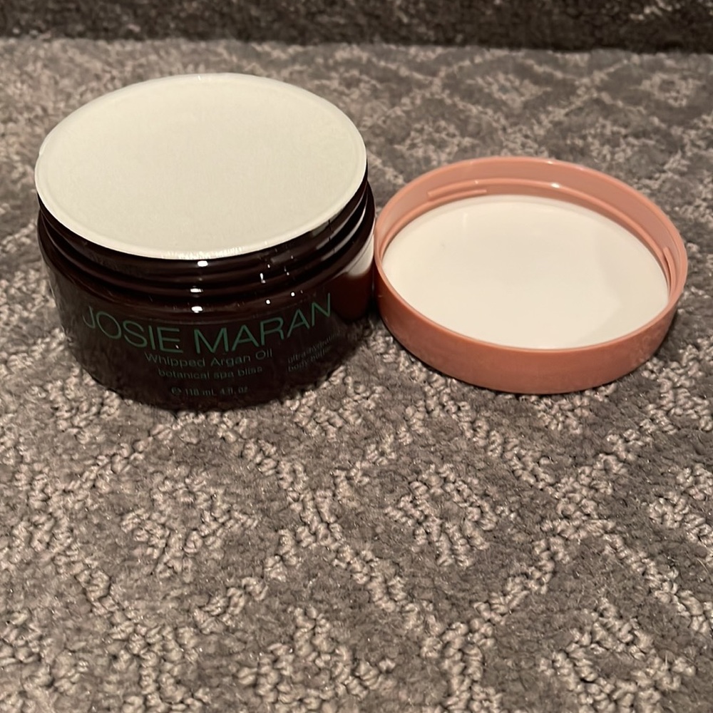 Josie Maran Whipped Argan Oil ultra- hydrating body butter - Picture 4 of 5